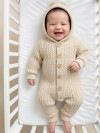 Комбинезон с капюшоном вязаный на подкладке для малышей фото 1 &mdash; MamaEmma.ru